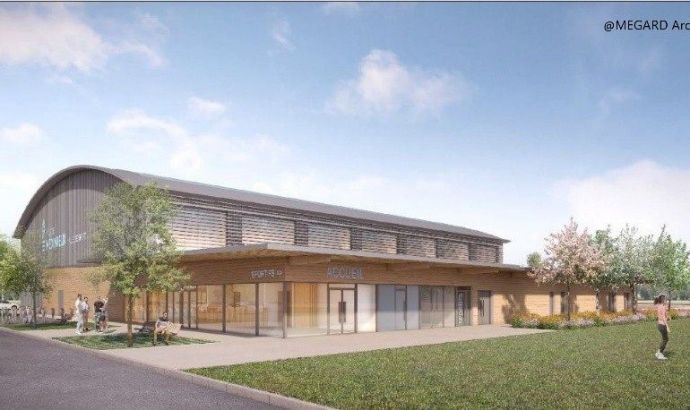 À Meximieux, un gymnase exemplaire en construction 🌱 À Meximieux, un gymnase exemplaire en construction 🌱