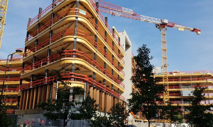 CURVE : un immeuble de bureaux CURVE : un immeuble de bureaux